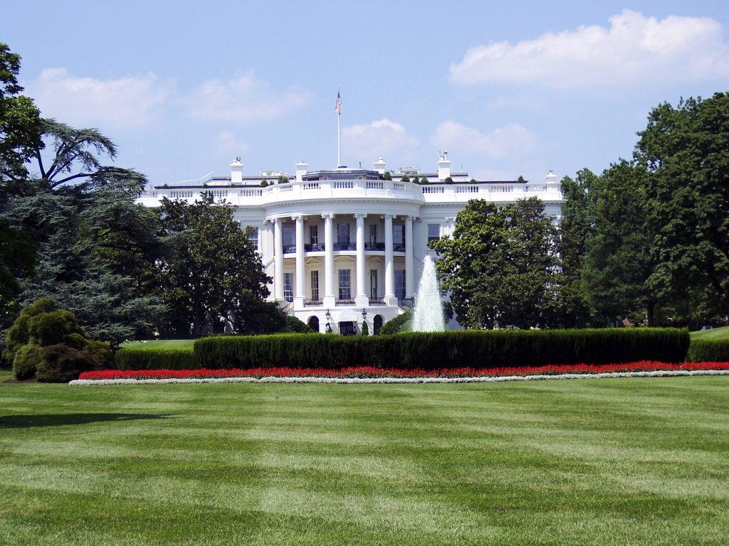 white house photo, front lawn